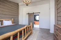 NEW Indian Paintbrush Ranch House. - 3-Star