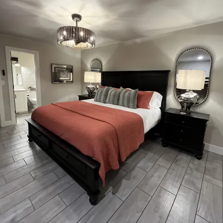 La Grand! Our largest Luxury Villa overlooking Honey Creek Marina! Boat Parking!