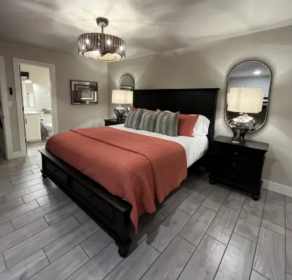 La Grand! Our largest Luxury Villa overlooking Honey Creek Marina! Boat Parking! - Boutique