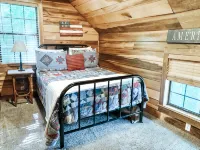 Heavenly Hideaway- Lakeview Cabin - 3-Star