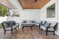 4 En-Suite Bedrooms • 1 Block to Ocean • Elevator, Chef's Kitchen & Game Room - 4-Star