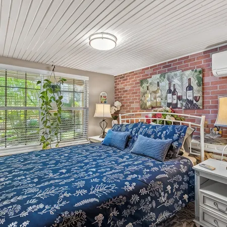 Private Romantic Lodgings Located in Wine Cellar Overlooking Canyon Lake