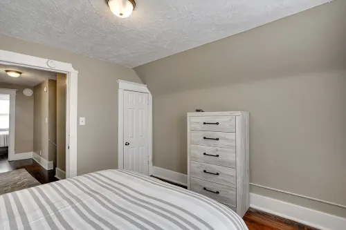 Cheerful 4-Bedroom home in Midtown Omaha - 방갈로
