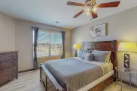 AMAZING VIEWS! Large 4-BR home with hot tub and rooftop deck overlooking ABQ - อ่างจากุชชี่