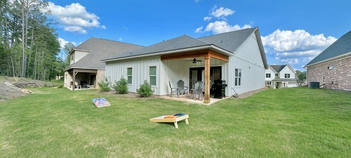 Lots of amenities. Open Floor plan. Perfect for families and groups! Hotels in Auburn