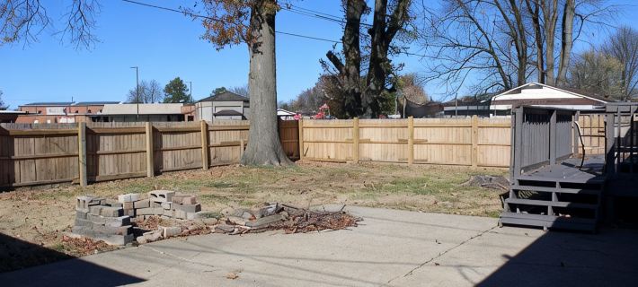 Centrally Located 3 Bdrm 2 Bath Quaint House with a Yard. Pet Friendly. Отели в г. Дэвиесс Каунти