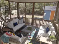 Easy Walk to Beach, Concerts, Publix, Splash Pad, Market.Bikes, Carts, & Chairs - 2성급