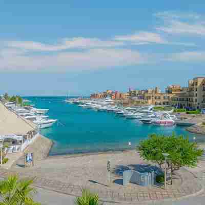 Luxury apartment on the Marina Others