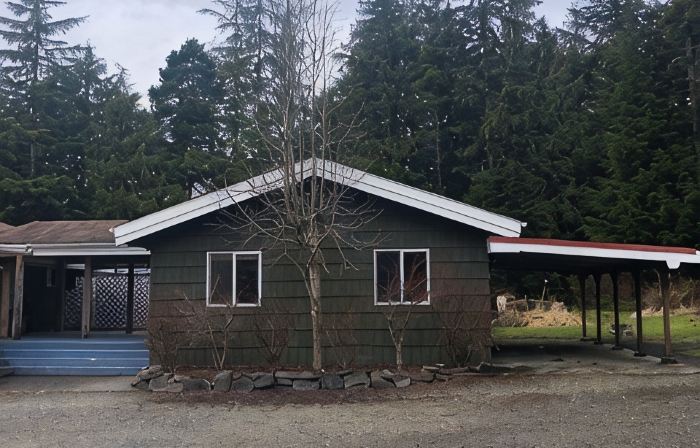 Diamond House, cozy home in a park-like setting