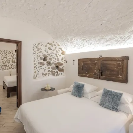 La Casa del 600 Sea View on the Amalfi Coast, with patio and garden