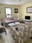 Restored 1909 2 Story Farmhouse minutes from Hamilton - 3-Star