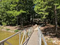 Lake Front, Quiet, Private cove on 4.75 acres, Canoe, 2 Kayak, 2 boat docks - 3-Star