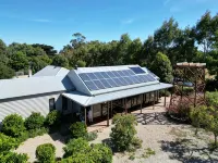 Mornington Peninsula Escape.  Tennis Court, Swimming Pool & Spa - 4-Star
