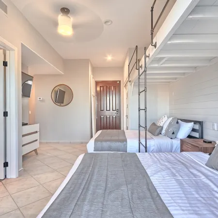 Las Palomas-Breathtaking Ocean Front 3 Bedroom 3 Bathroom Condo with En Suite