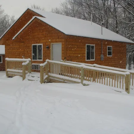 2 bedroom cottage 2.5 miles from Munising, MI and the Pictured Rocks Cruises.