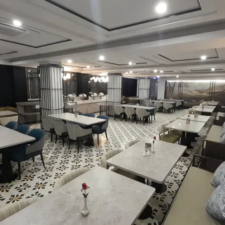 Three R Hotel