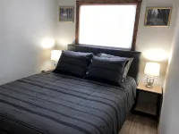 River Rest Luxury Cabin - The Beaverhead. Beautiful River and Mountain Views!!! - 샬레 호텔