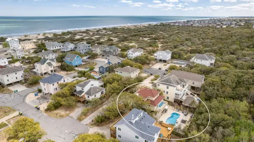 Oceanside home, 3 min walk to beach with Private Pool and Hot Tub! - 3-Star