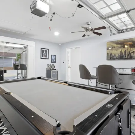 4 Bedroom Luxury House in Family-Friendly Peachtree City with Golf-Cart Option