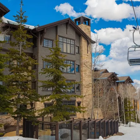 Luxury Ski-in/Ski-out Arrowleaf at Empire Pass Sleep 6