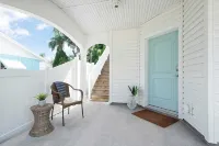 Rave Reviews Walk to Downtown Dunedin & Waterfront Pets Ok -Barefoot Parrot 1 - 3-Star