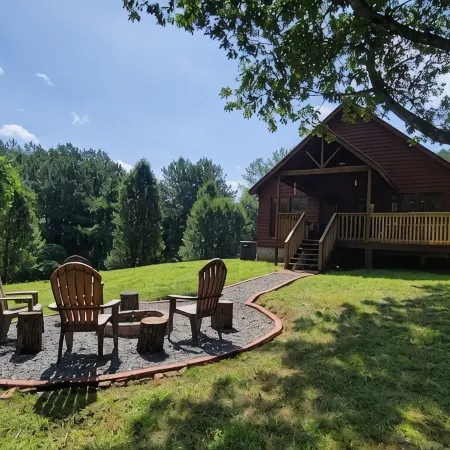 Cozy Cabin at Copperhill, Tn. Fire Pit, Hot Tub, Nature Trails.....WOW