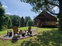 Cozy Cabin at Copperhill, Tn. Fire Pit, Hot Tub, Nature Trails.....WOW - Chalets