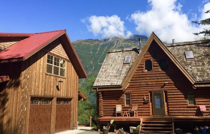 Sandy Beach Retreat Sunrise Studio- Steps from Sandy Beach & Treadwell Trail!