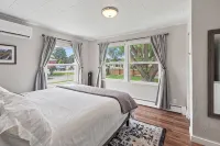 Pet & Family Friendly Downtown Montrose-20 Minutes to Black Canyon National Park - 3-Star