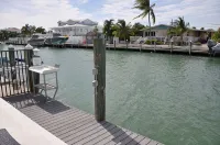 Fun in the Sun! Private Pool, 37' Dock and Cabana Club! - Wifi