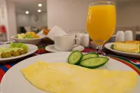 薩拉亞宮殿飯店（ACRON） - 早餐