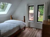 Cozy Lakeside Living - Homestays