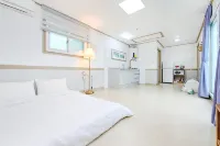 Between Sky and Land - Pet friendly