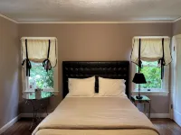 F.J. Massa House ~ Walk to Downtown Napa ~ Bocce Court - บังกะโล