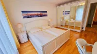 NewLivingHome Residenzhotel Hamburg - Pools