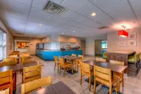 Country Inn & Suites by Radisson, Crystal Lake, IL - WiFi