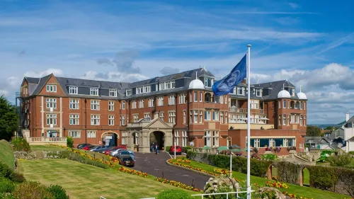 The Victoria Hotel & Source Spa - parking