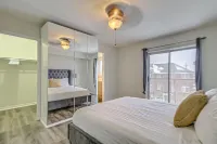 Urban Retreat - Modern 4Br Townhouse Hotels near Carmel IPC Toronto - Malayalam Pentecostal Church in Scarborough