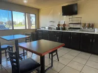 Super 8 by Wyndham Giddings Hotels in Giddings