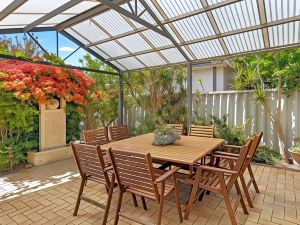 Baudins of Busselton Bed and Breakfast - Adults Only