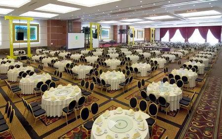 Labersa Grand Hotel & Convention Center Отели в г. Siak Hulu