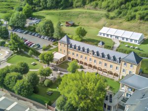 L'Hotel des Bains - Salles-la-Source