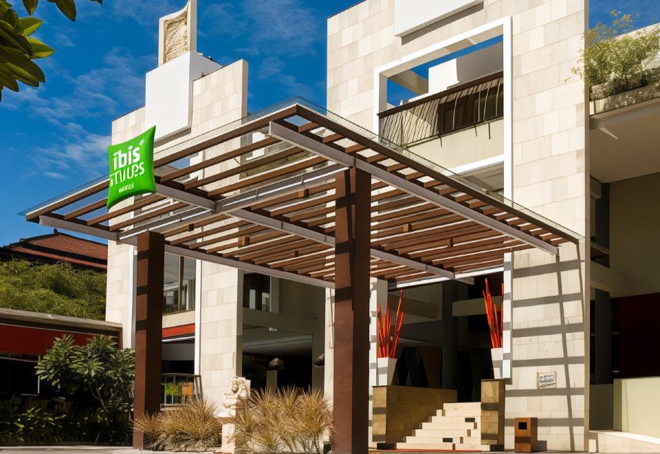 1. Ibis Sty..