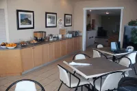 Super 8 by Wyndham Pincher Creek AB Hotels in Pincher Creek