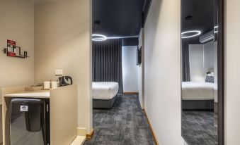 Nightcap at Empire Hotel