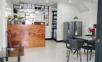 E & F Condotel