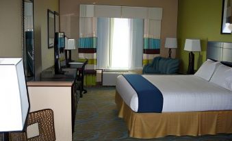 Holiday Inn Express & Suites Red Bluff-South Redding Area