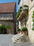 La Roseraie Hôtel Restaurant Hotels in der Nähe von Lascaux