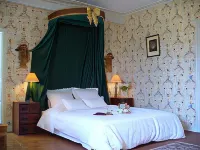 Château des Lutz Hotels in Brissarthe