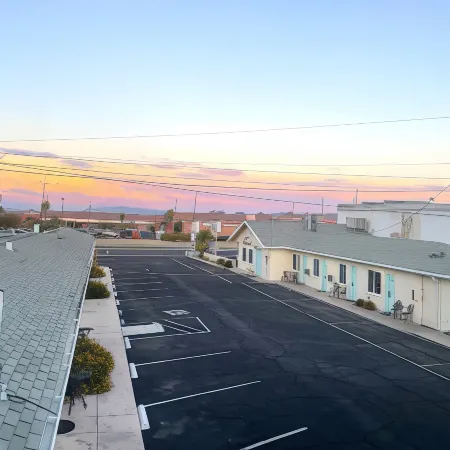 Howard Johnson by Wyndham Ridgecrest, CA